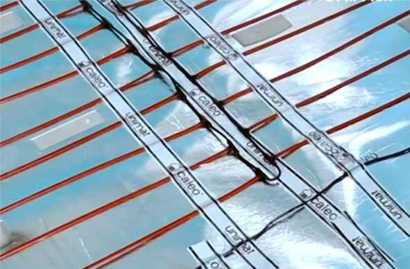 plancher chaud avec tiges de carbone