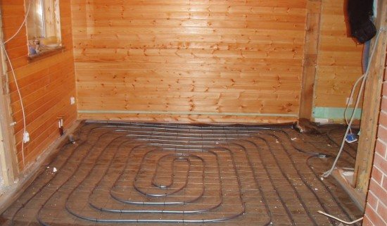 plancher chauffant dans la salle de bain