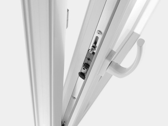 Extrémité de porte de balcon en plastique