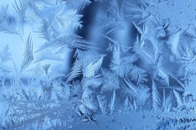 Fenêtres fissurées en raison du temps froid