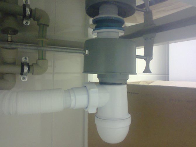 Tuyau de vidange d'évier