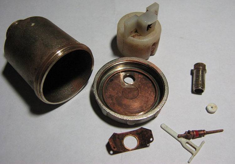 Évacuation de l'air du système de chauffage : comment le sas est libéré