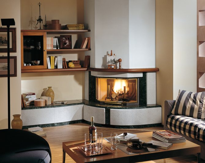 cheminée d'angle dans le salon