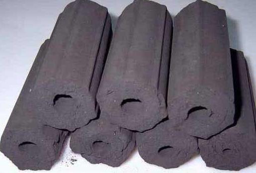 briquettes de charbon de bois faites-le vous-même
