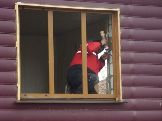 Installation à faire soi-même de règles de fenêtres en bois