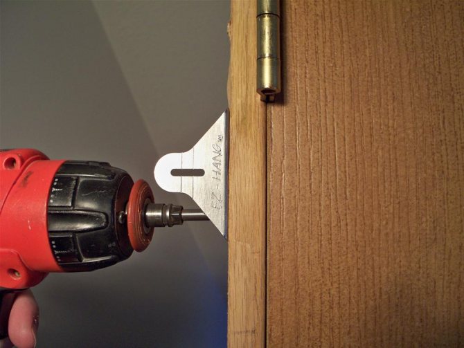 Pose du cadre de porte