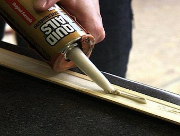 Installation de plateaux sur les portes intérieures: largeur, combien vous en avez besoin, comment le clouer correctement