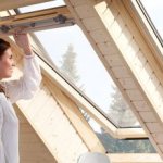 Pose de fenêtre de grenier