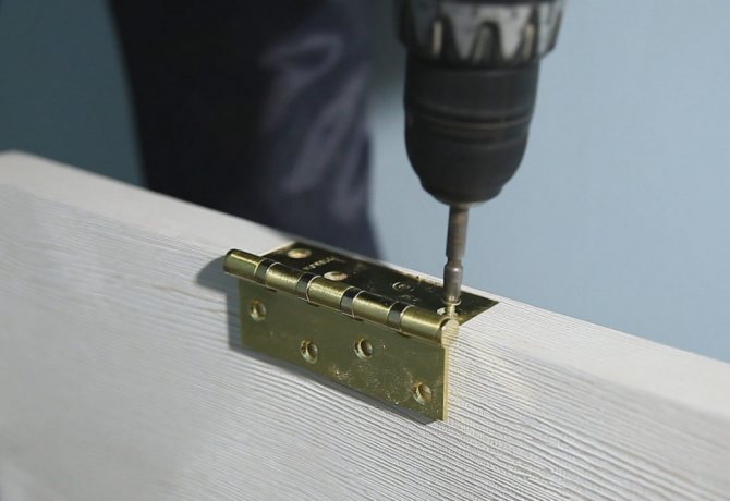 Installation de la charnière