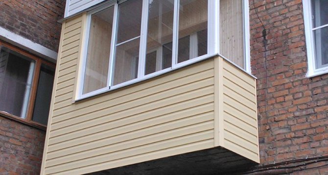 Installer un balcon en plastique à partir d'un revêtement de vos propres mains