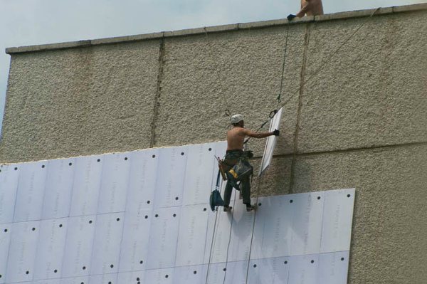 Isolation de la façade d'un immeuble de plusieurs étages