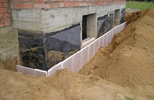 Isolation de la fondation avec de la mousse ordinaire. Le besoin d'isolation thermique de la fondation