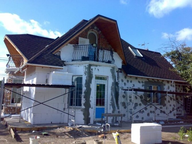 Isolation humide à l'aide de mousse