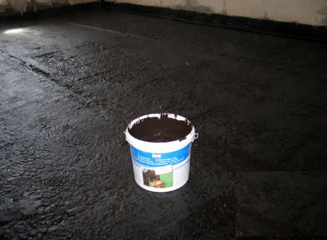 Isolation du sol avec de la laine minérale: technologie des appareils dans une maison en bois