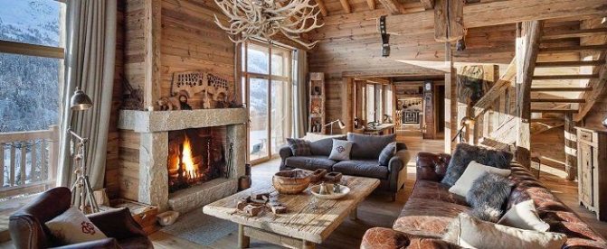 Isolation des murs d'une maison en bois de l'intérieur