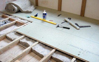 Isolez le sol d'une maison en bois de vos propres mains