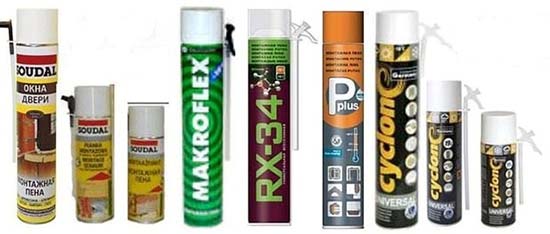 Nous isolons pour l'hiver un joint pour fenêtres en plastique