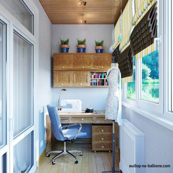 Jardin d'hiver confortable sur la loggia