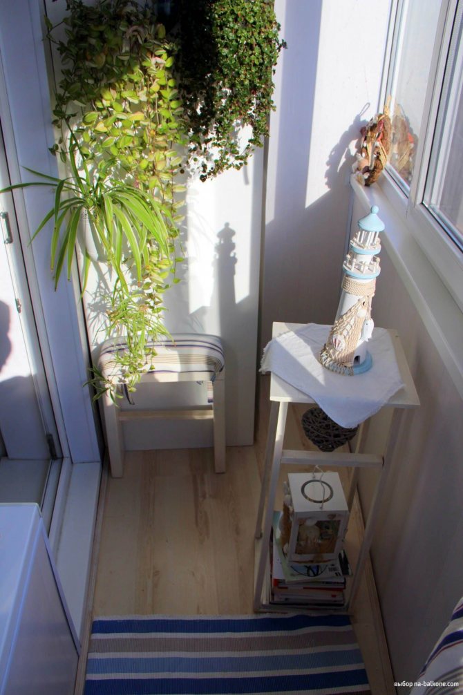 Jardin d'hiver confortable sur la loggia