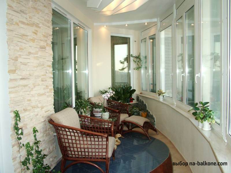 Dans quel style décorer l'intérieur du balcon et de la loggia