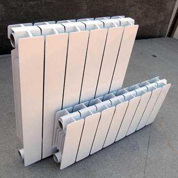 Dans n'importe quelle ligne, il y a des piles faibles, avec un entraxe de 300 ou 350 mm