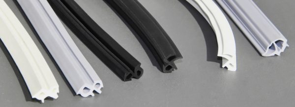 Fondamentalement, les joints sont disponibles en trois couleurs - blanc, gris et noir