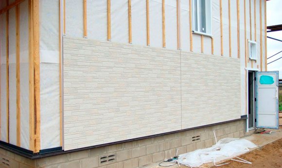 Pare-brise pour les murs d'une maison en bois