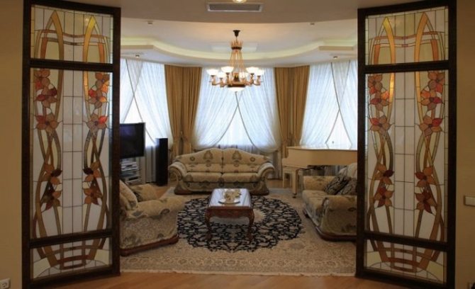 Vitrail pour portes - types de choix du bon vitrail pour portes