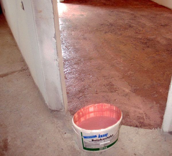 Aspect de la composition et de la surface après application de l'apprêt