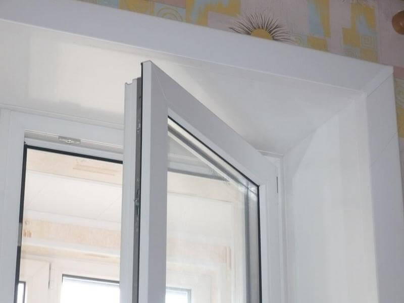 Pentes de fenêtres internes en plastique
