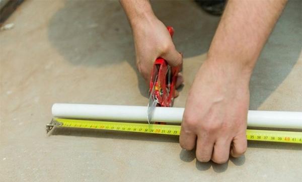 Conduite d'eau pour la pose du système dans le sol