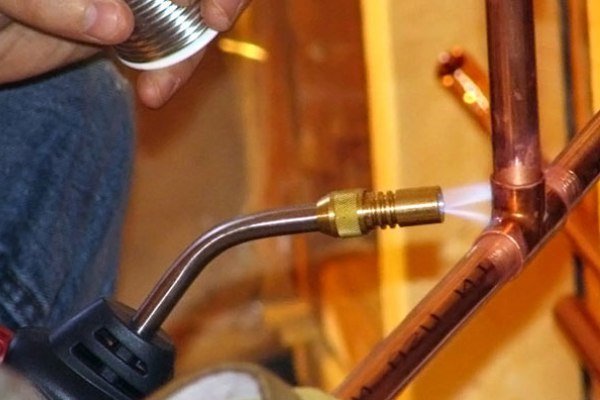 Possibilité d'utiliser de la soudure au plomb