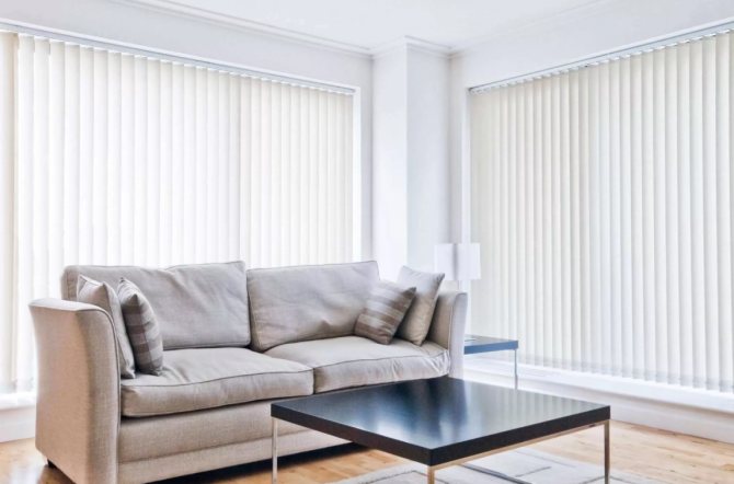 choisissez des stores de n'importe quelle couleur