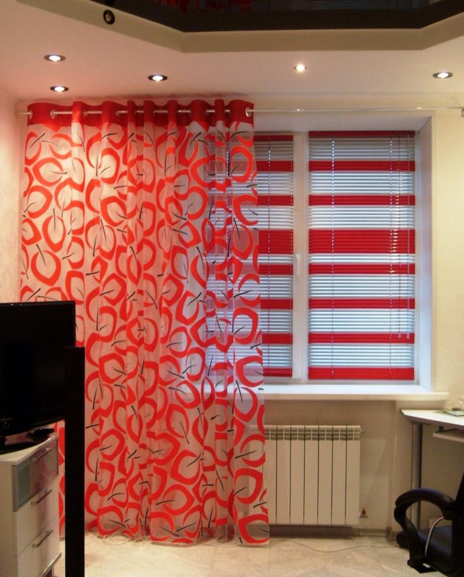 stores enrouleurs brillants