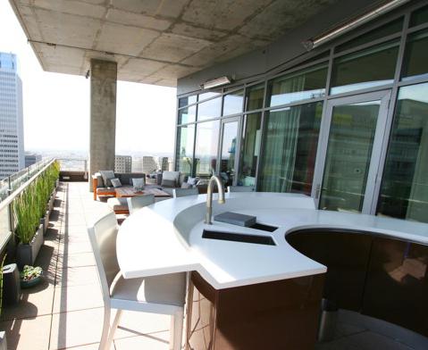 pourquoi l'appartement a-t-il un balcon