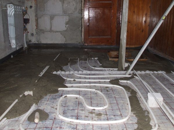 Verser le chauffage par le sol