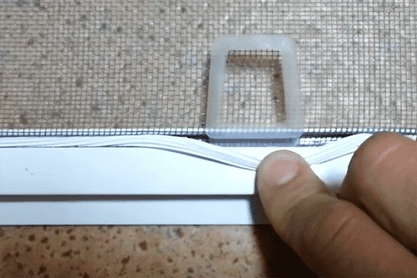 Remplacement des poignées de la moustiquaire