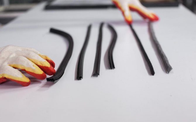 Remplacement de la gomme d'étanchéité sur les fenêtres en plastique: remplacement du joint de vos propres mains