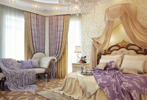 Rideaux sur trois rangées dans la chambre