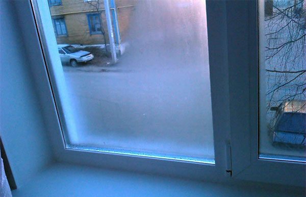 Fenêtre intérieure embuée