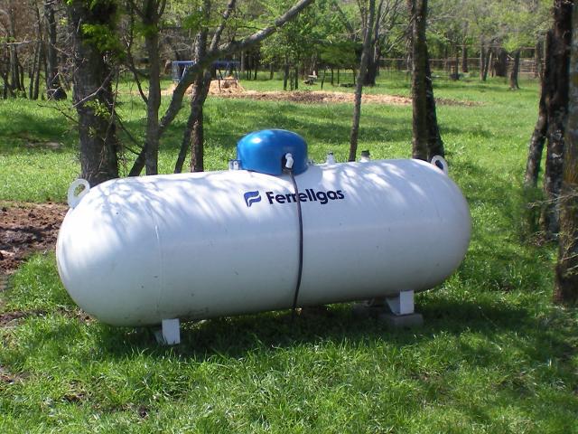 remplissage du réservoir d'essence